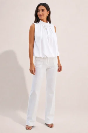 Blouse blanche sans manches avec dos nu