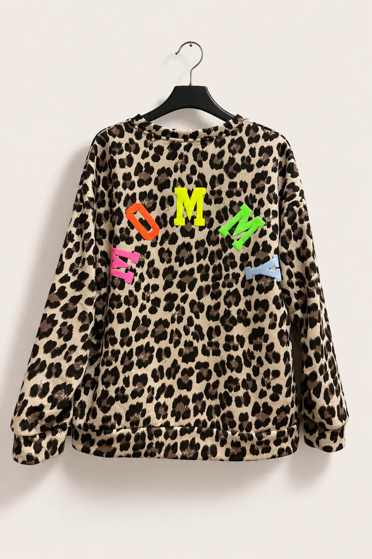 Pull femme imprimé léopard à manches longues – Image 3