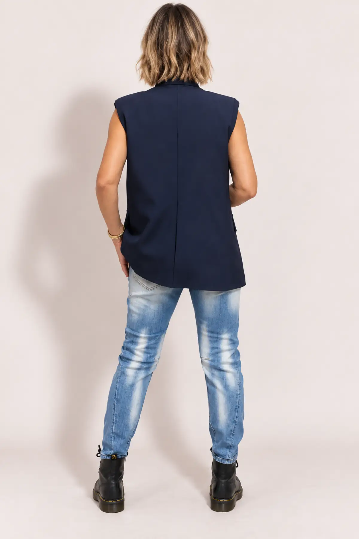 Veste femme bleue marine sans manches structurée – Image 3