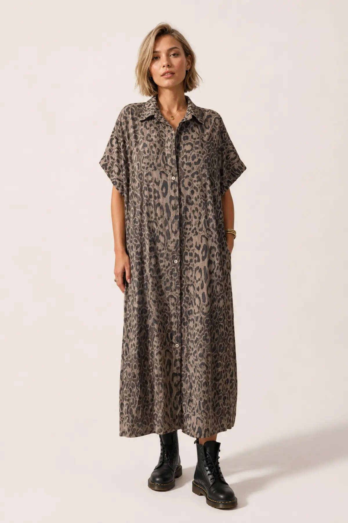 Robe chemise léopard taupe Ibiza – Image 2