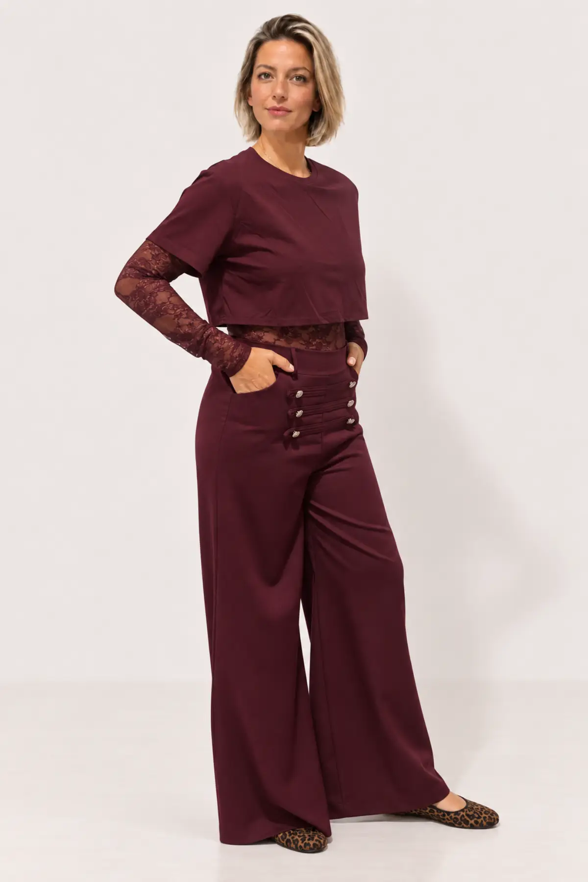 Pantalon large taille haute bordeaux style officier – Image 2