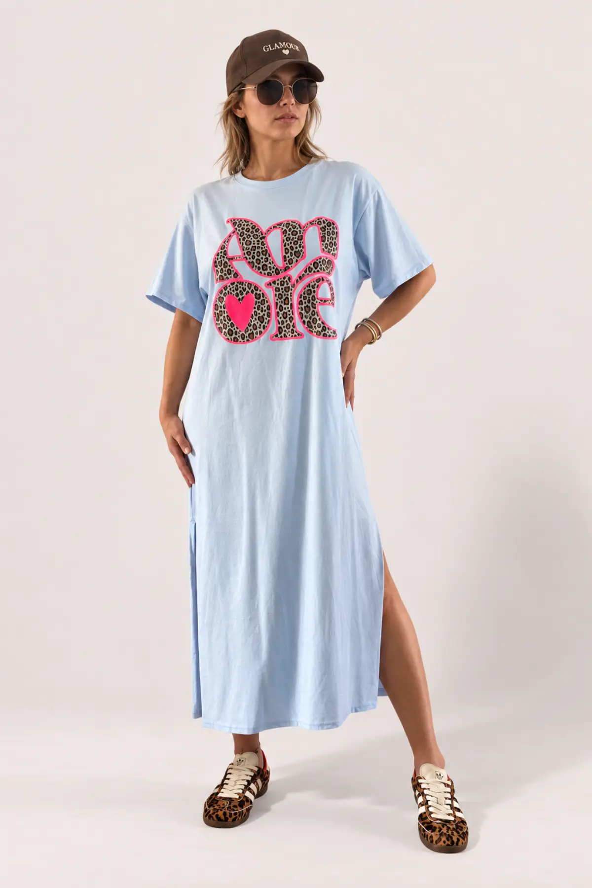 Robe longue bleue ciel AMORE léopard à contour fluo