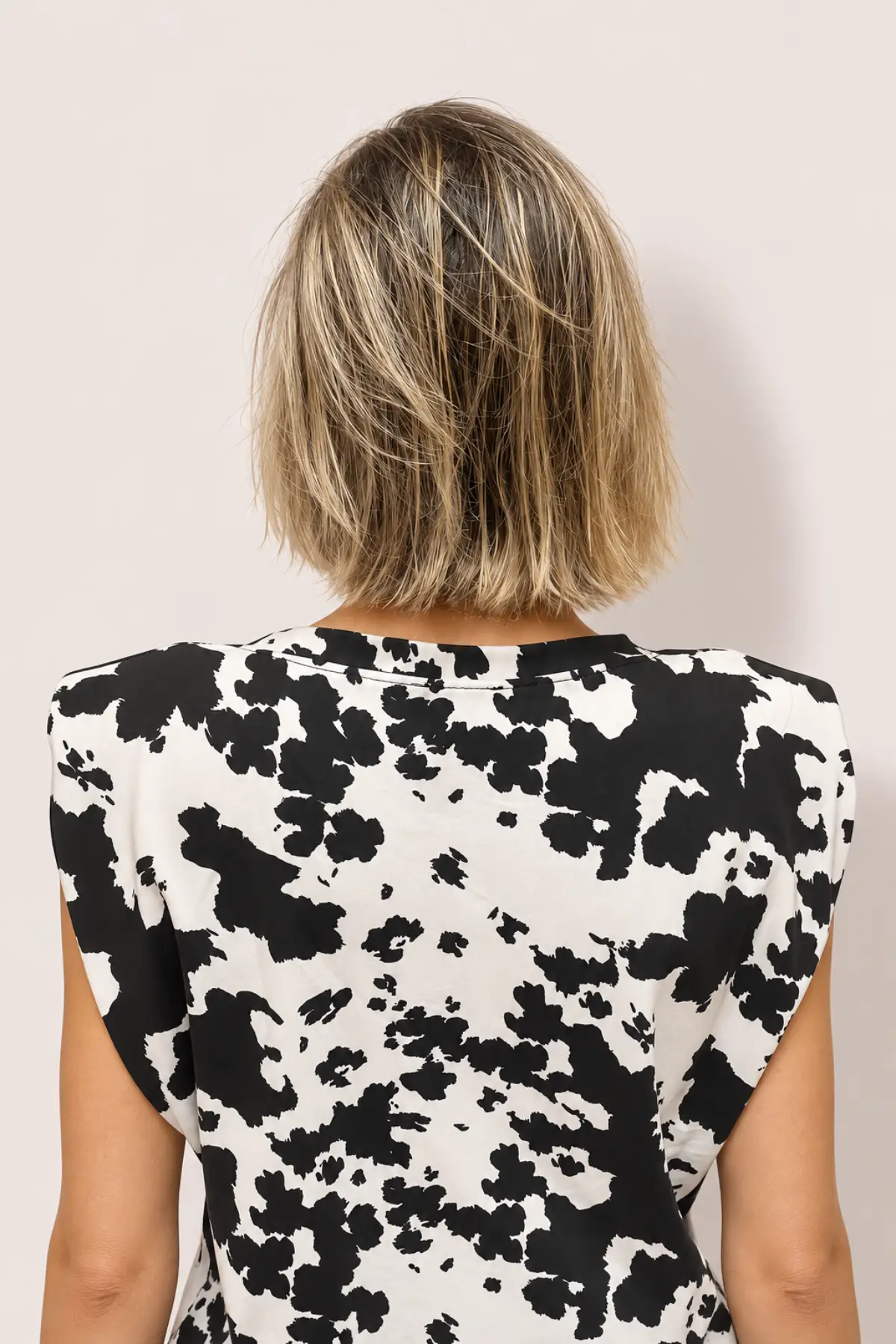 Top sans manches imprimé noir & blanc à motif bleu – Image 2