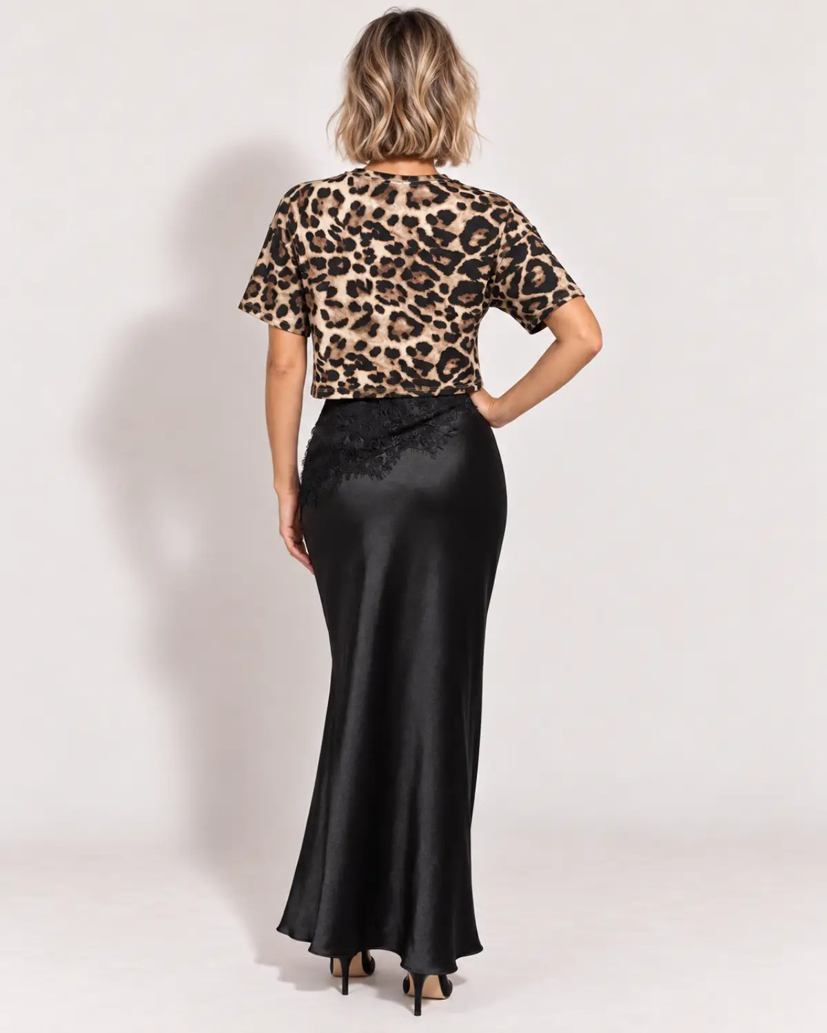 Top léopard asymétrique à dentelle noire – Image 4