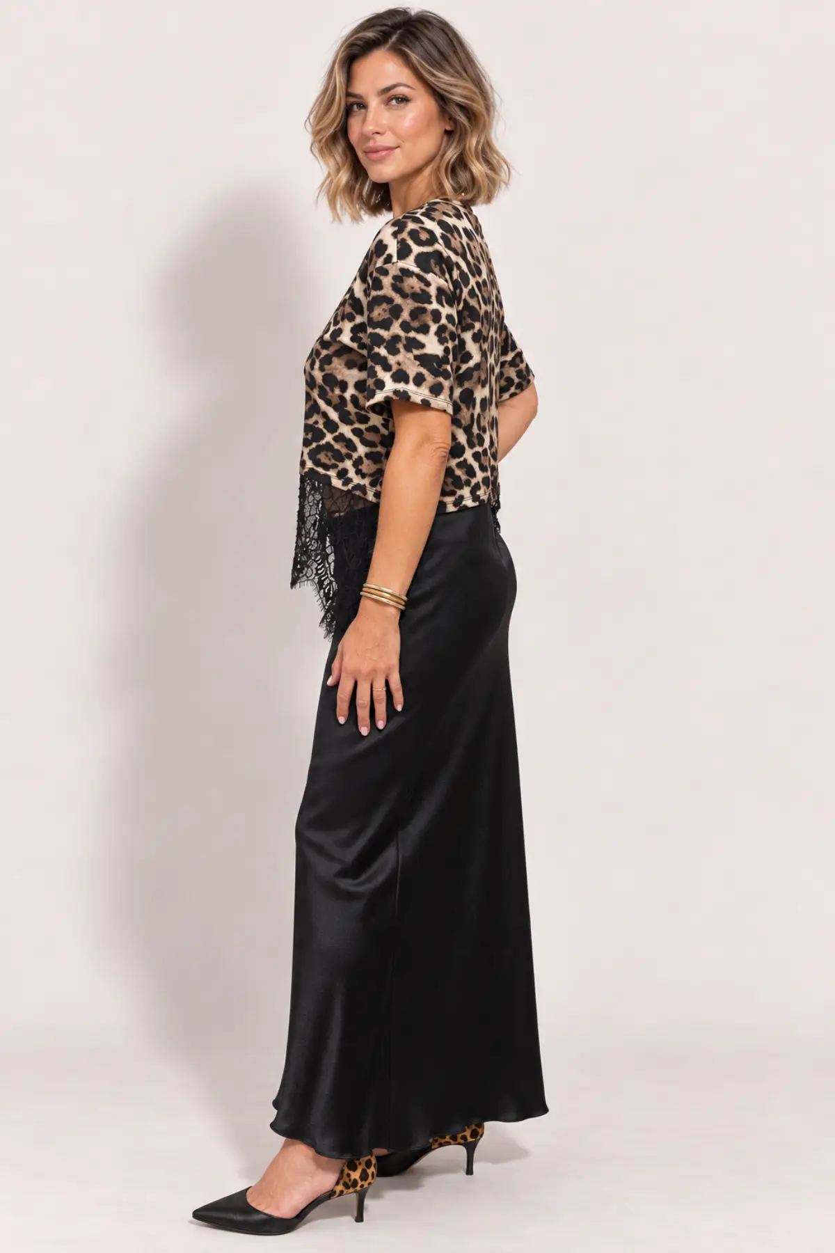 Top léopard asymétrique à dentelle noire – Image 3